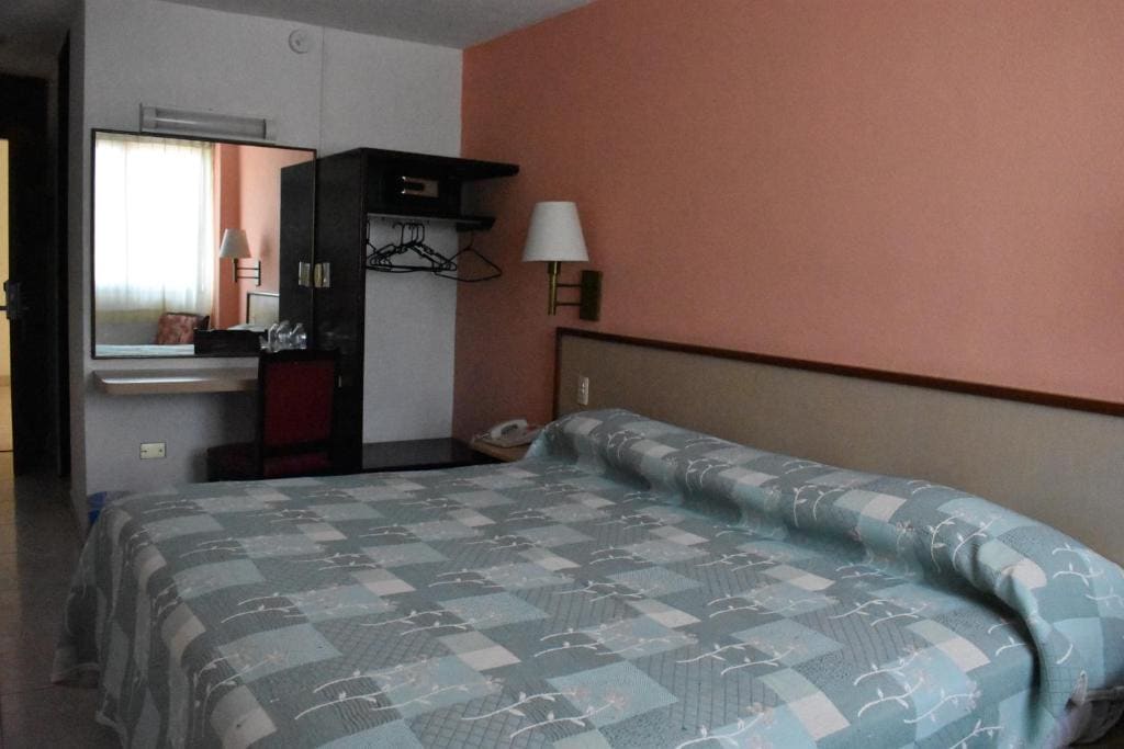Standard King Room room - Image 1
