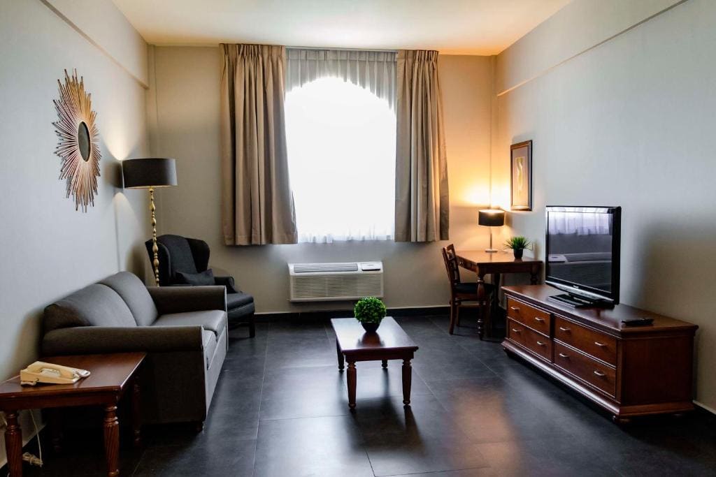 King Suite room - Image 3