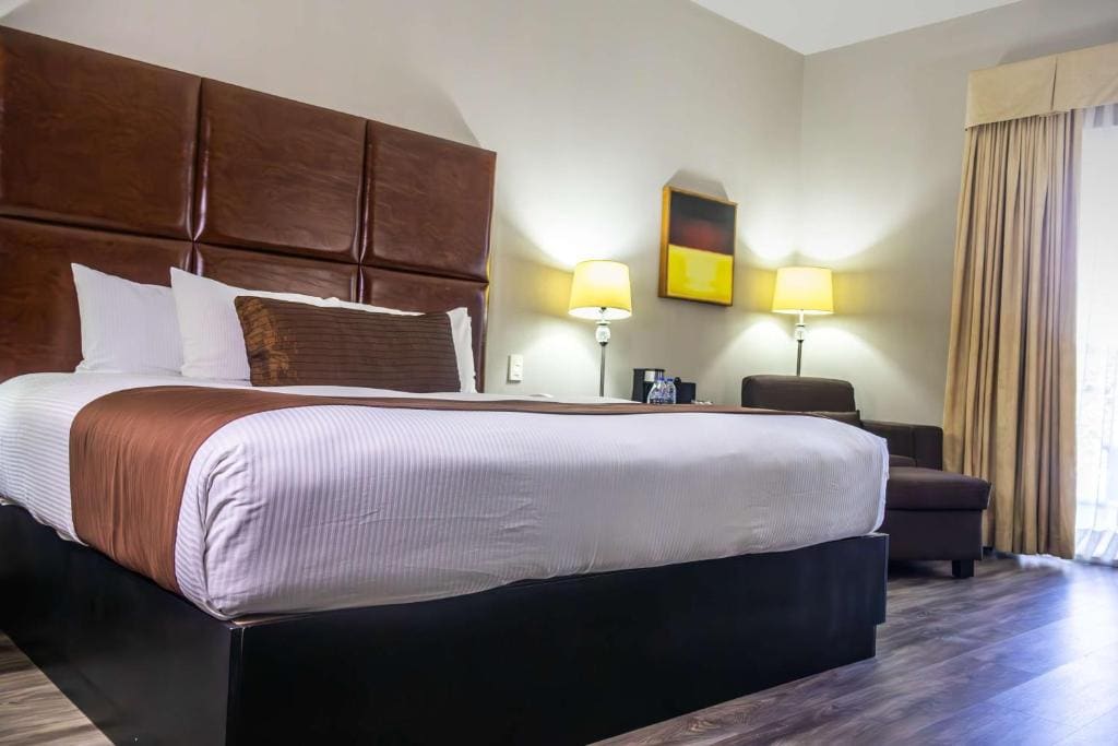 Double Room with Two Double Beds - Non-Smoking room - Image 1