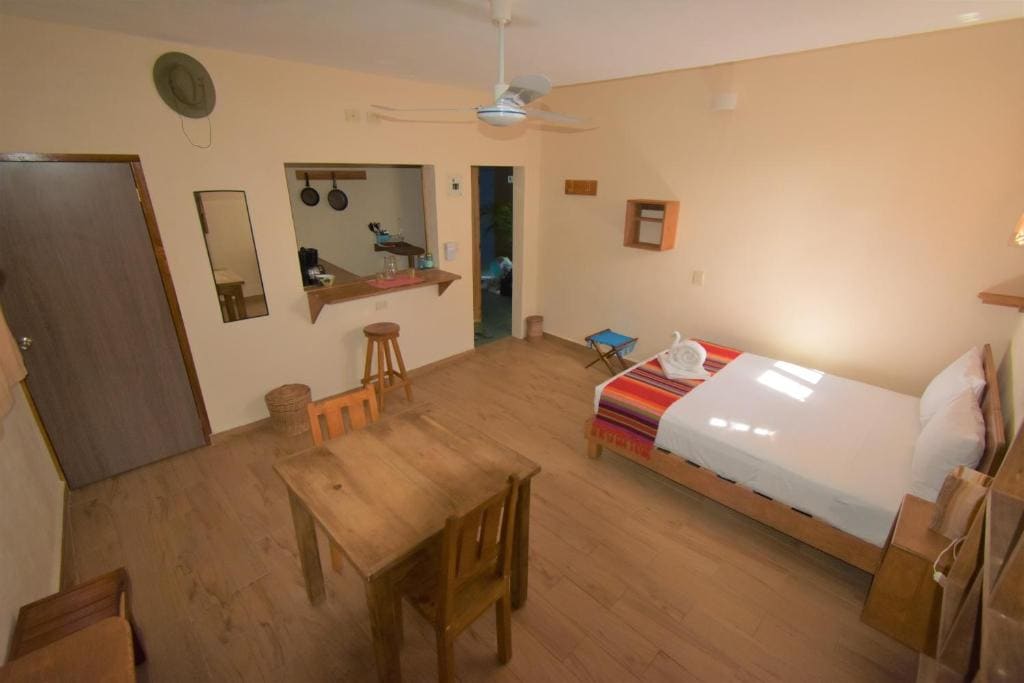 Superior Deluxe Queen Room room - Image 1