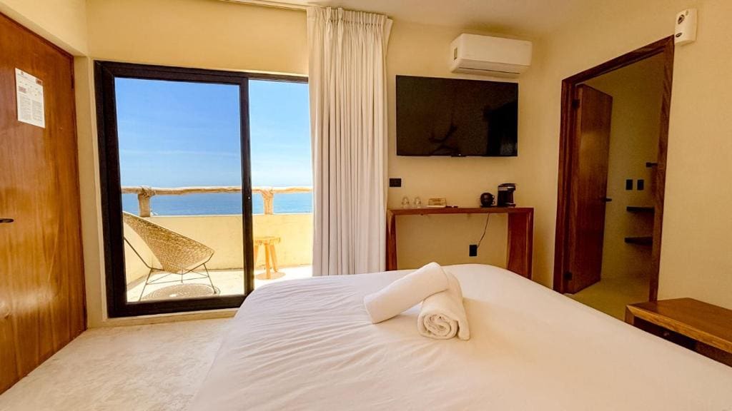 Deluxe Room room - Image 3