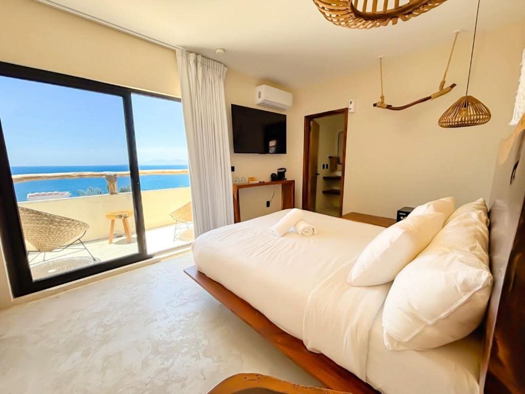 Deluxe Room room - Image 1