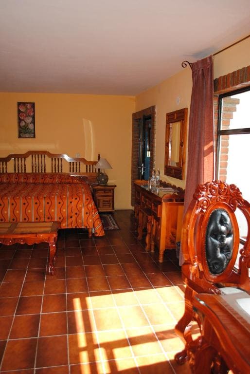 Suite room - Image 1