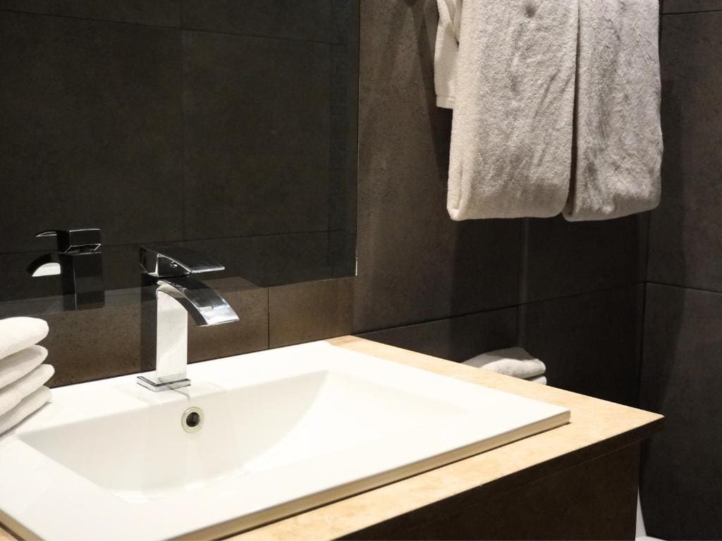 King Suite room - Image 3