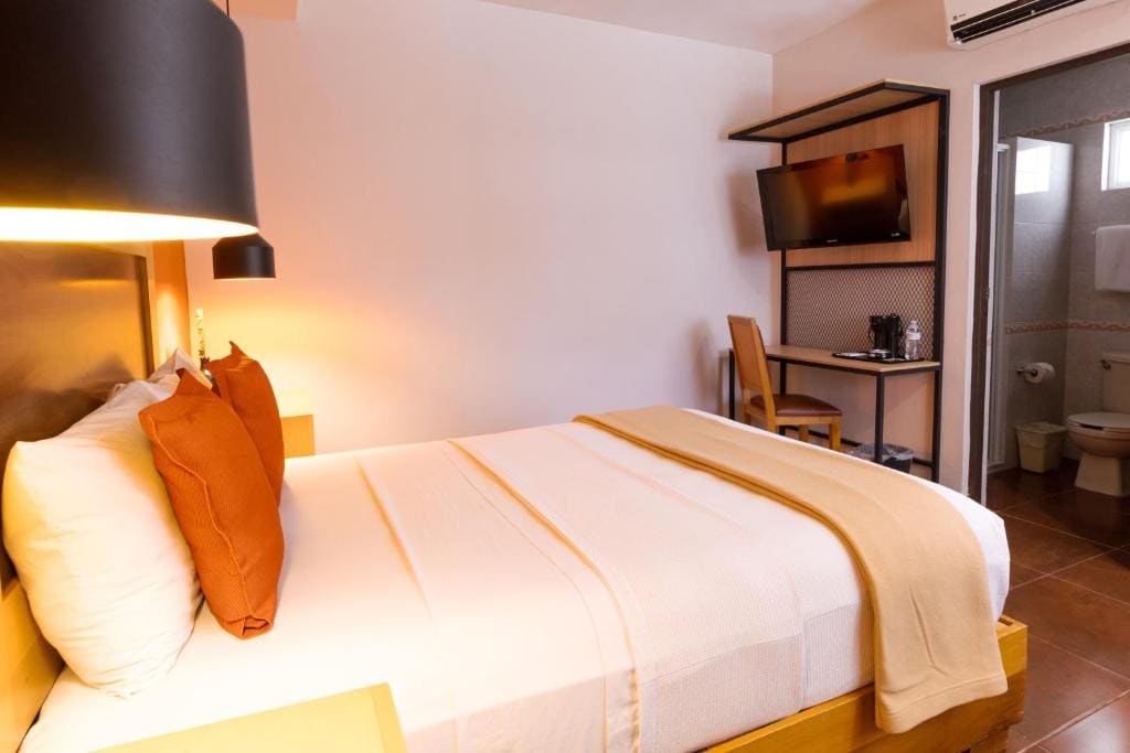 Standard Queen Room room - Image 1