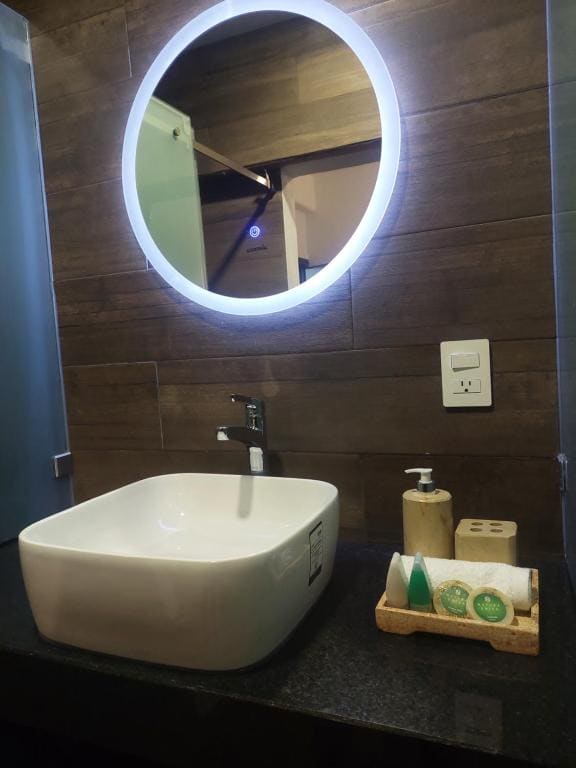 Double Room with Private Bathroom room - Image 3