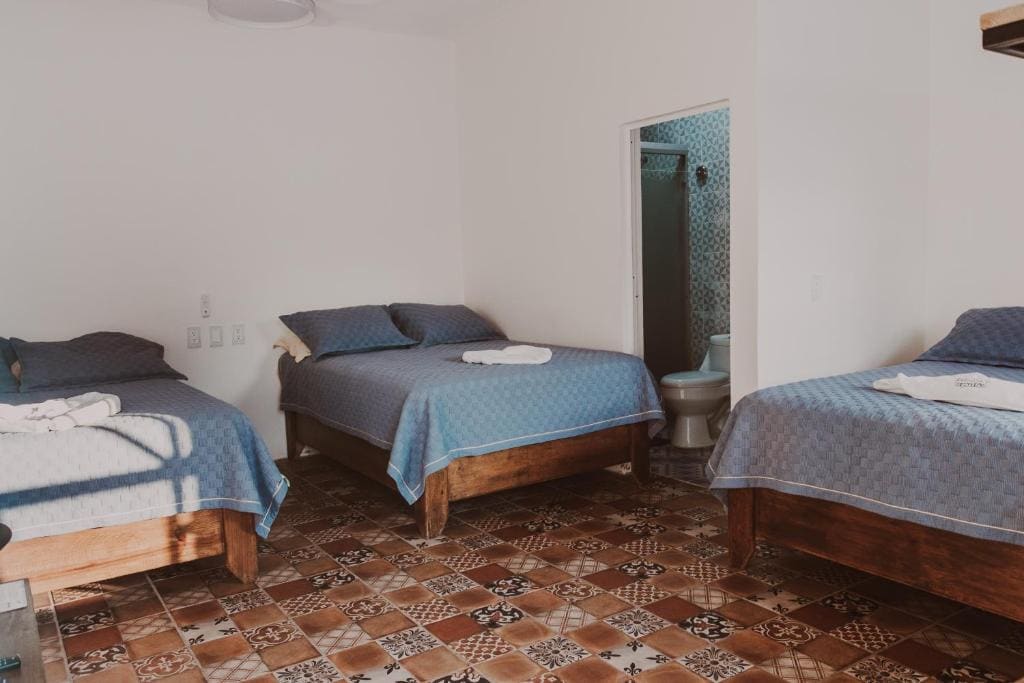 Deluxe Triple Room room - Image 2