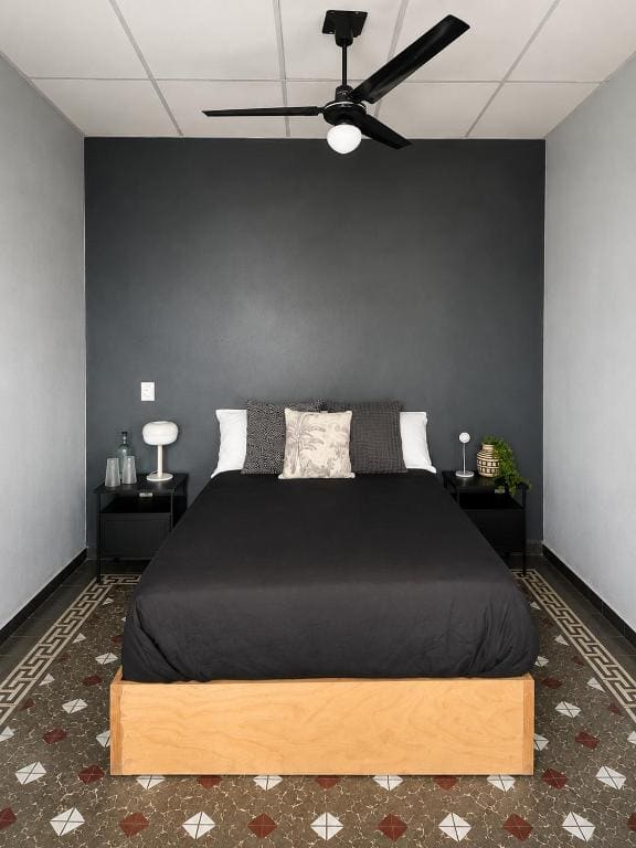 Double Room with Shared Bathroom room - Image 3