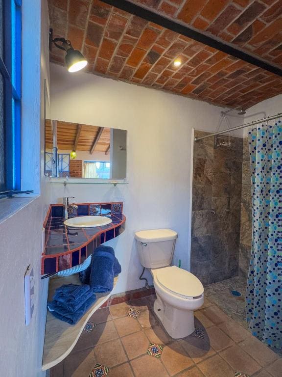 Double Room with Private Bathroom room - Image 3