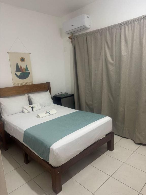 Economy Double Room room - Image 3