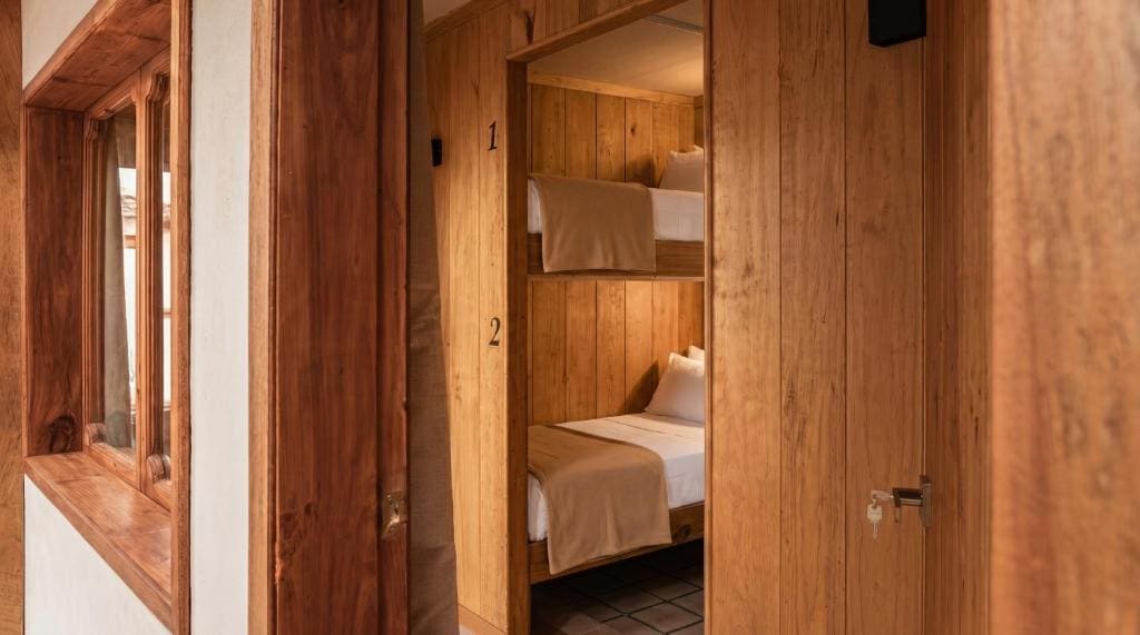 Standard Twin Room with Shared Bathroom room - Image 1