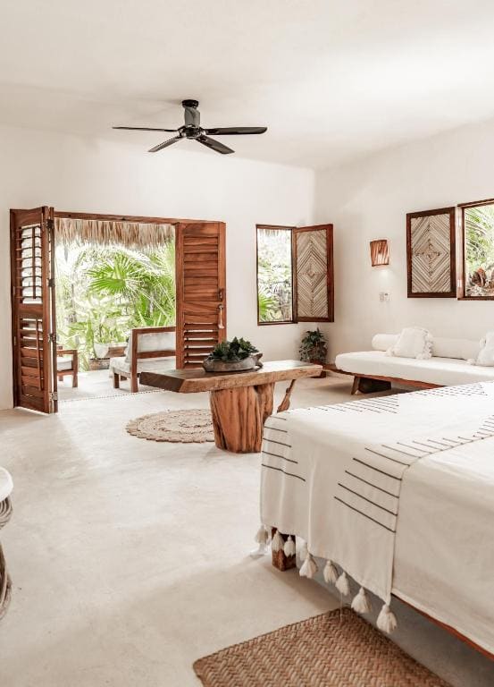 Deluxe Family Room room - Image 2