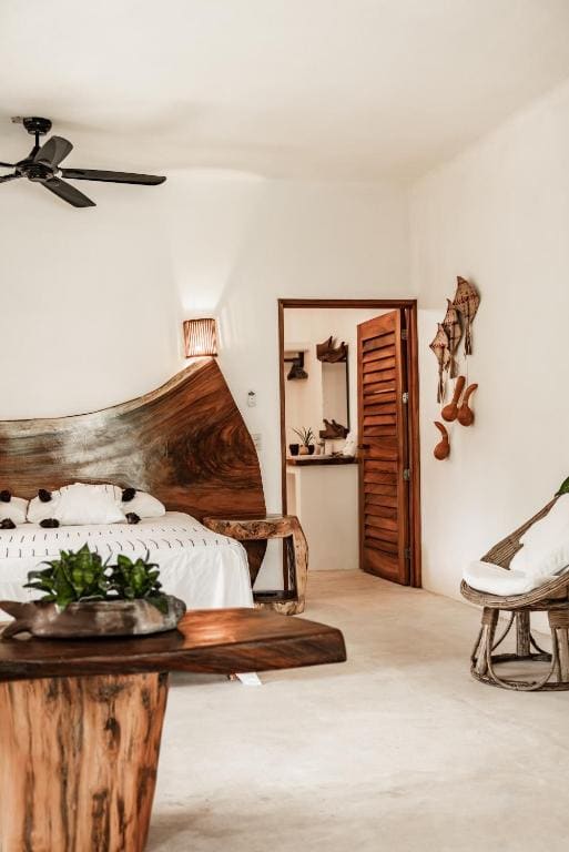 Deluxe Family Room room - Image 1