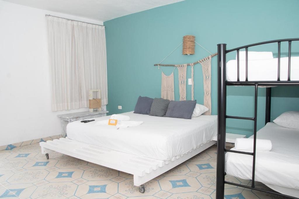 Family Room room - Image 1