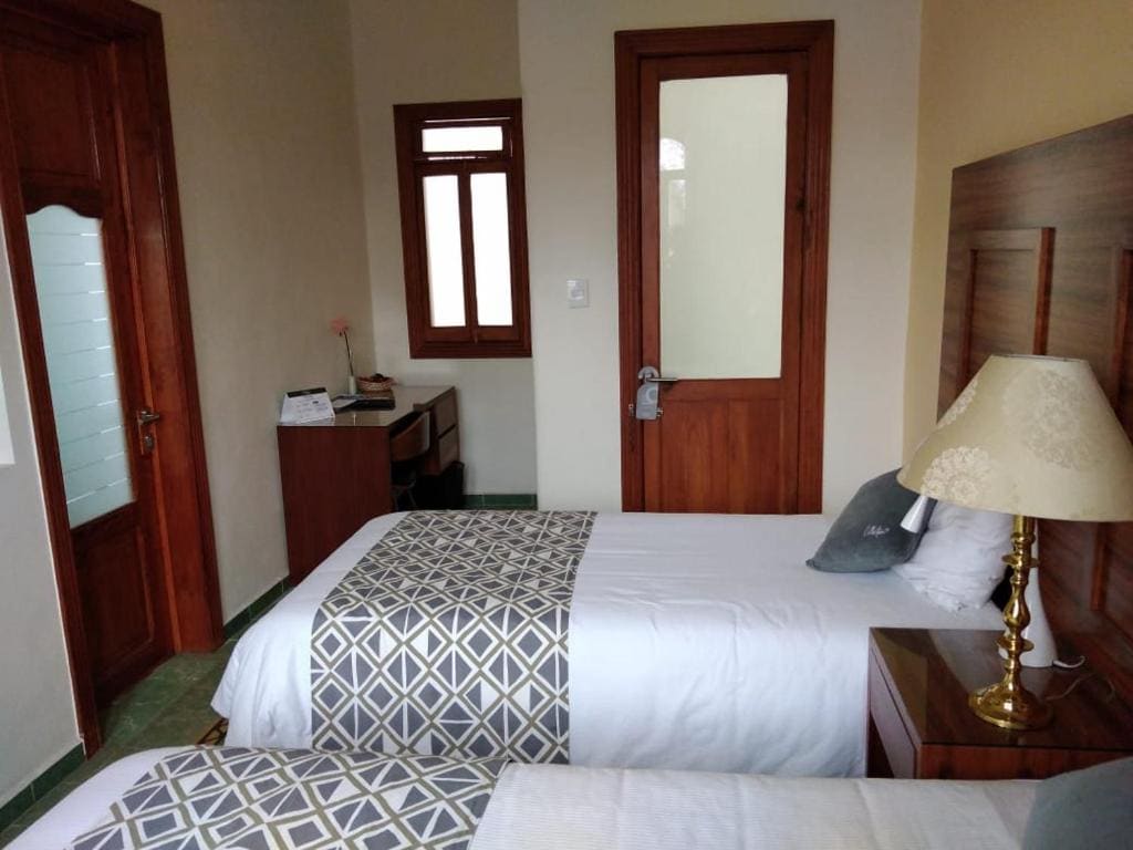Superior Queen Room room - Image 2