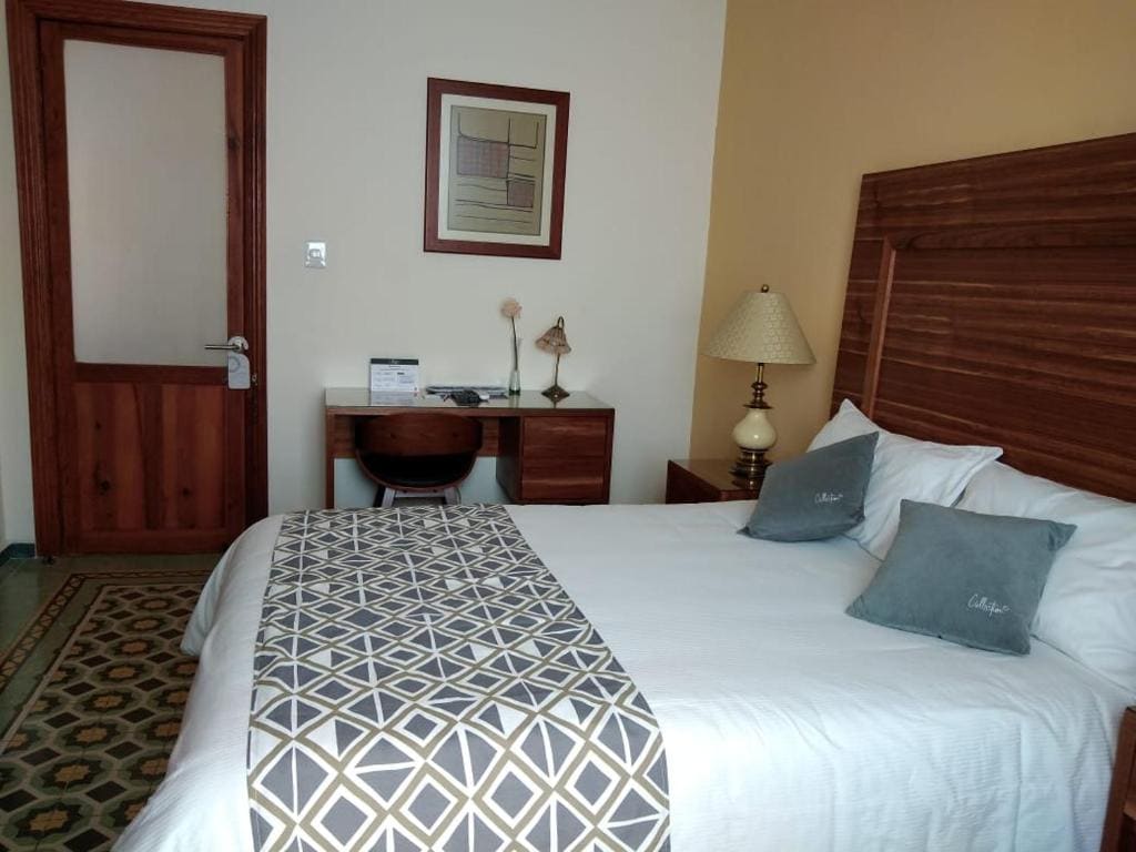 Superior Queen Room room - Image 1