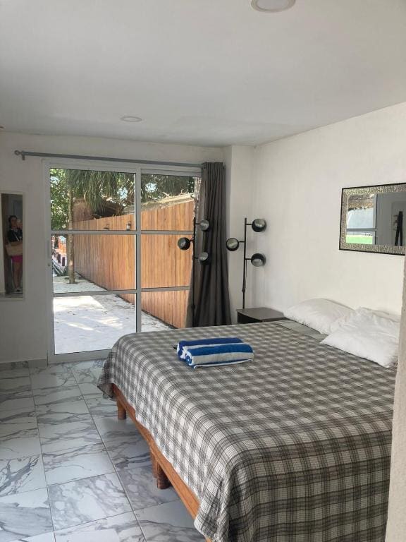 Apartment with Pool View room - Image 2