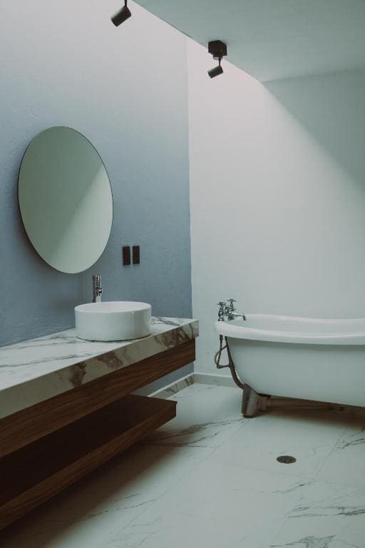 Deluxe Double Room with Bath room - Image 2