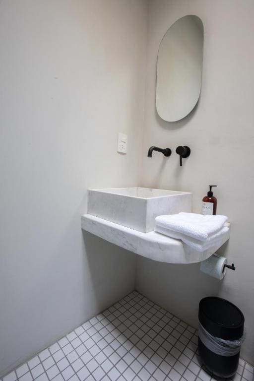 Double Room with Balcony room - Image 3