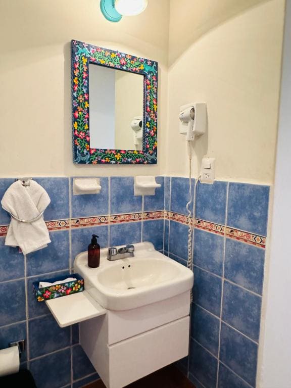 Standard Quadruple Room room - Image 1