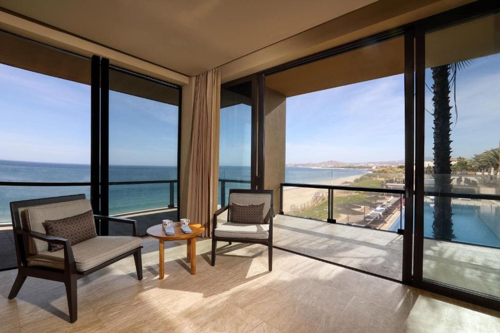 JW Umey Suite with Sofa Bed and Balcony - Oceanfront room - Image 3