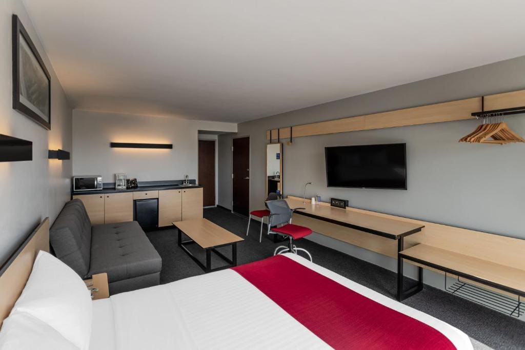 Superior Queen Room with Sofa Bed room - Image 1