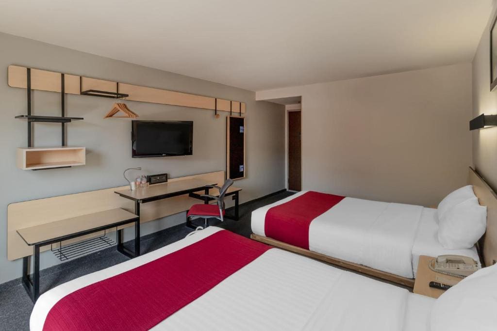 Double Room with Two Double Beds room - Image 2