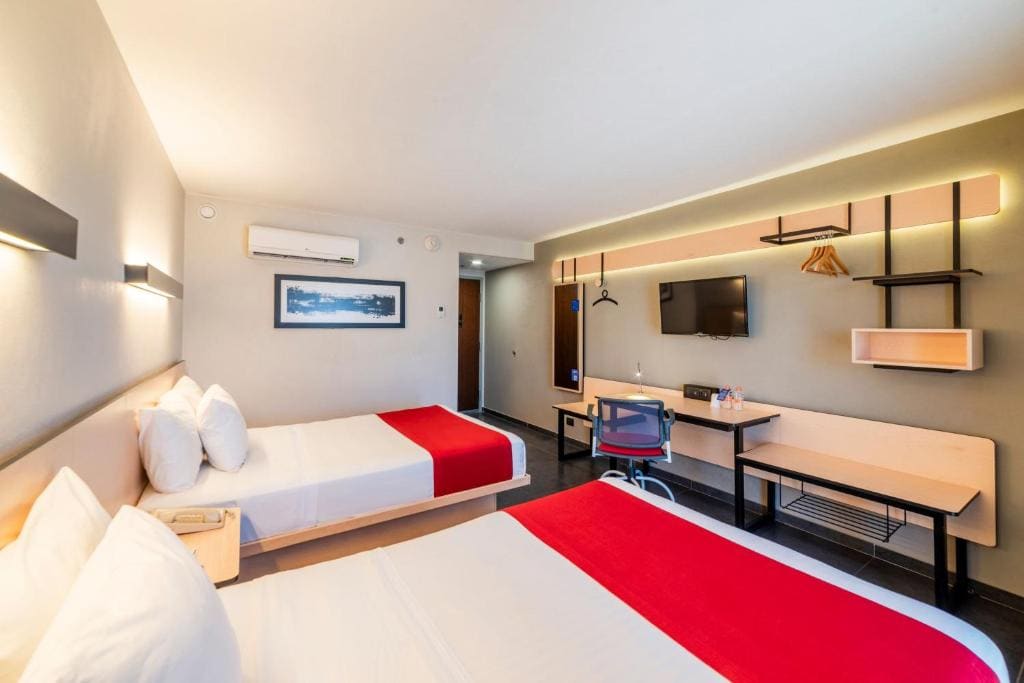 Double Room with Two Double Beds room - Image 2