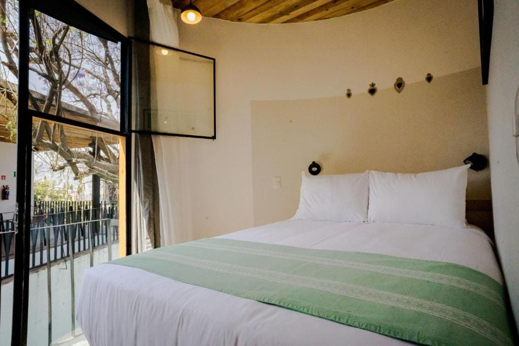 Single Round Room room - Image 1