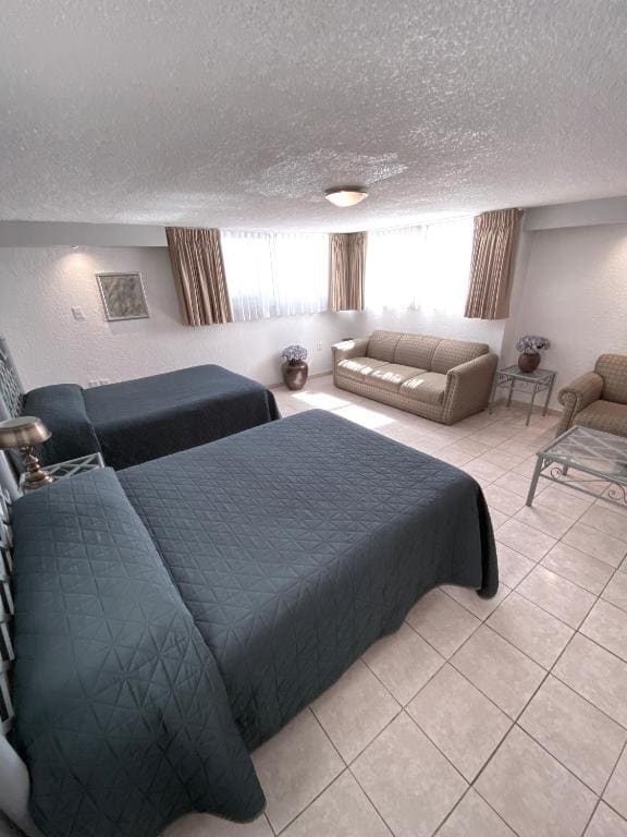 Queen Room room - Image 3