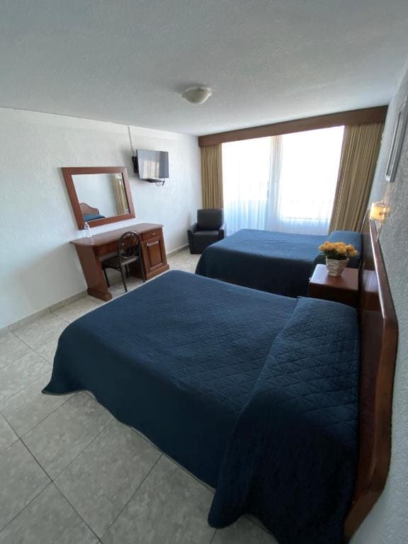 2 Double beds Room room - Image 1