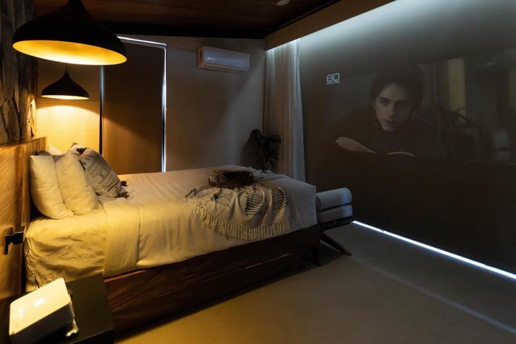 Deluxe King Size Bed Loft With Sofa Bed room - Image 2