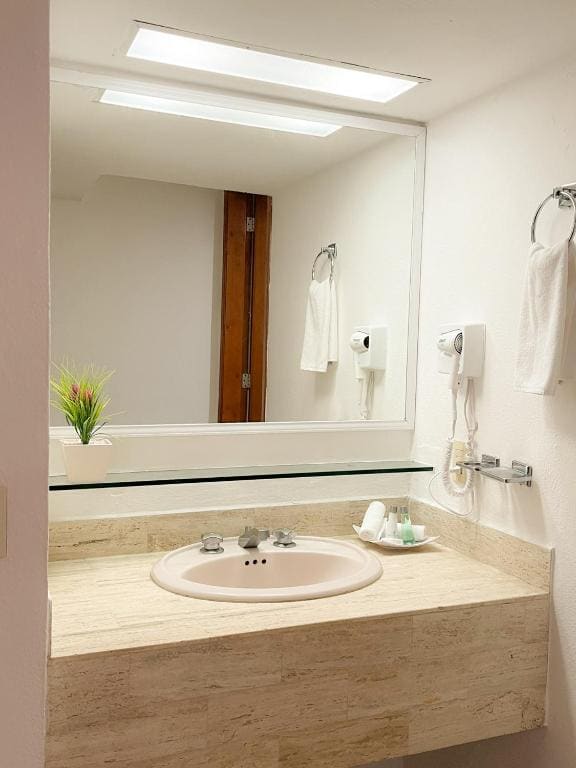 Junior Suite with Ocean View room - Image 1