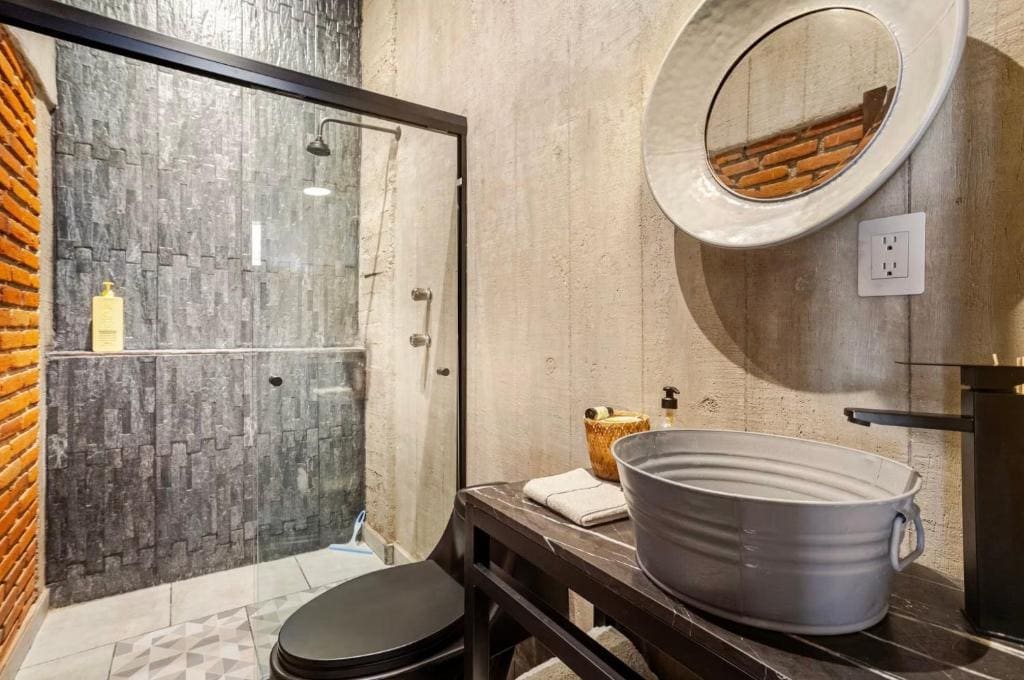 Double Room with Private Bathroom room - Image 2