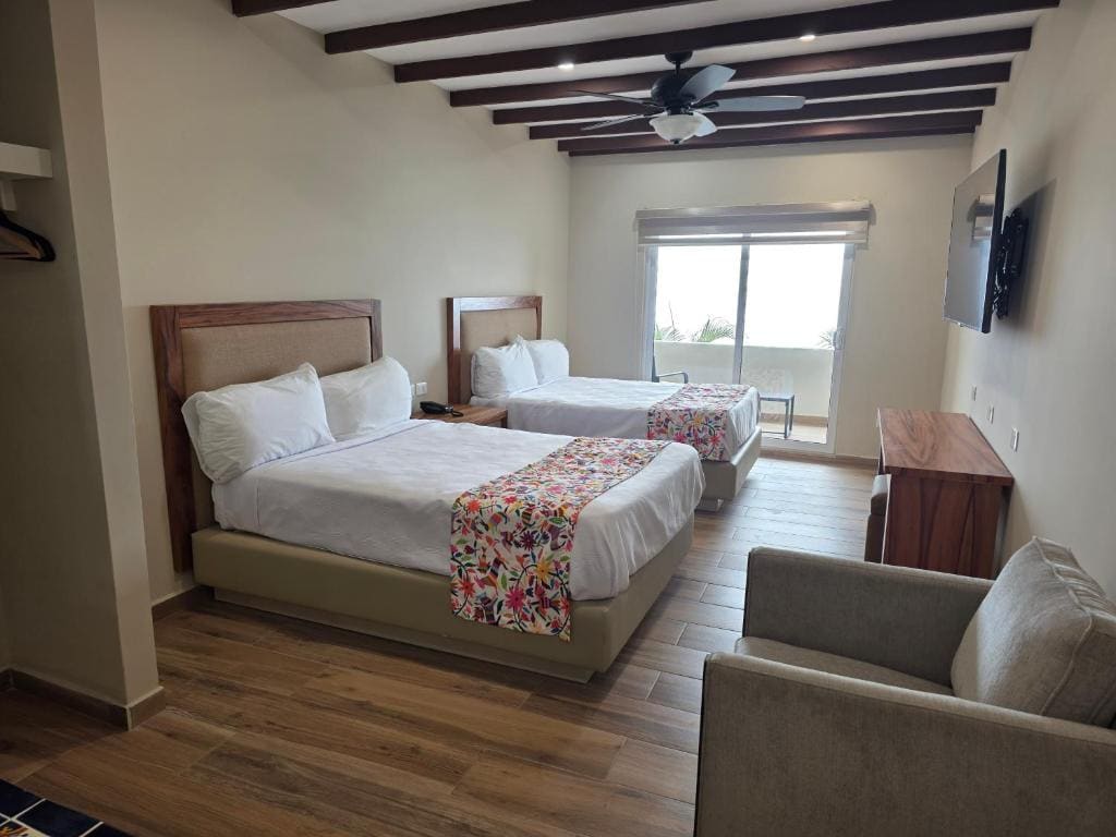 Superior Twin Room room - Image 2