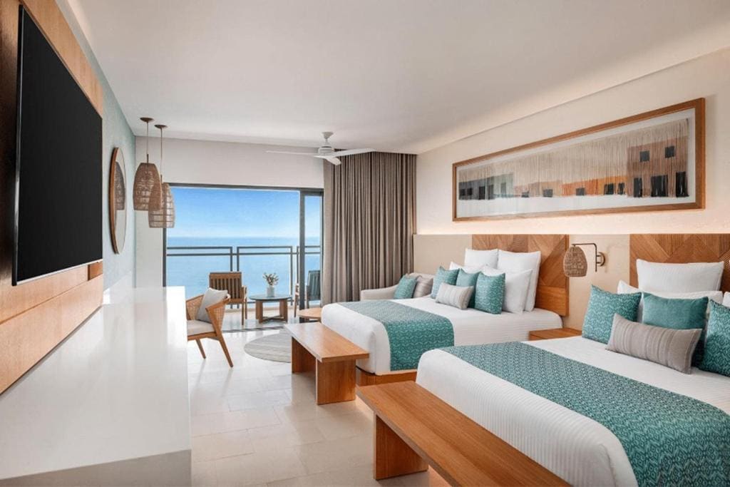 Deluxe Junior Suite Ocean View Dbl room - Image 1