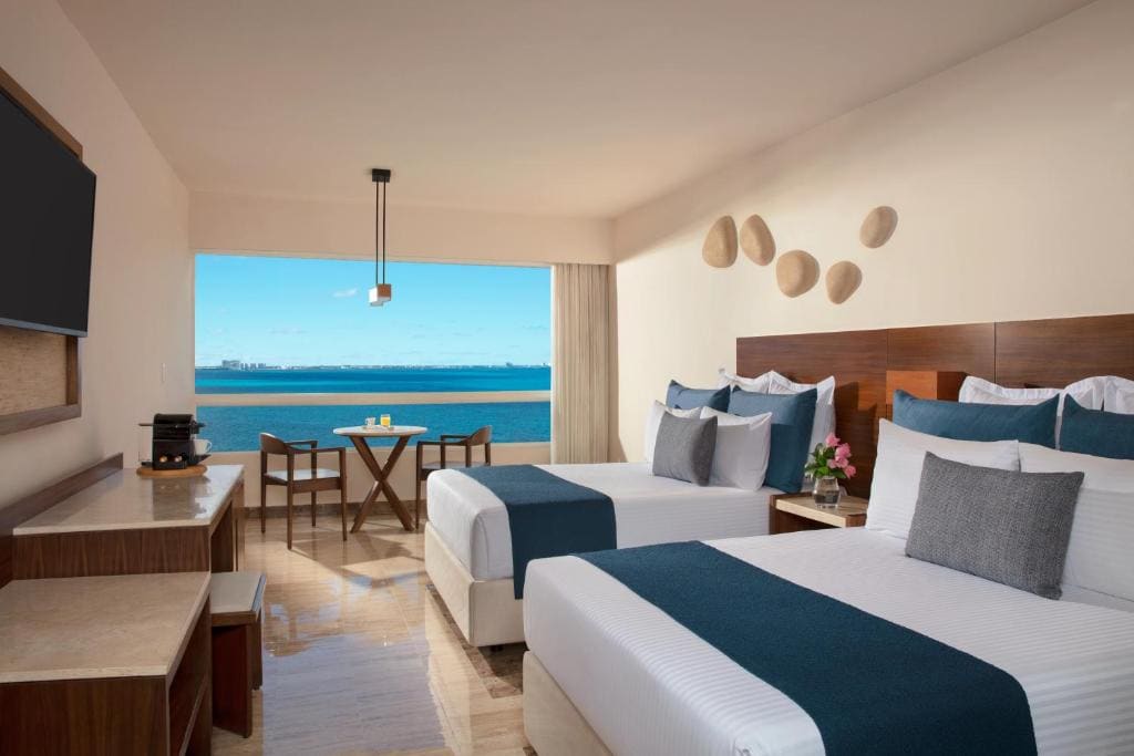 Premium Double Ocean Front room - Image 1