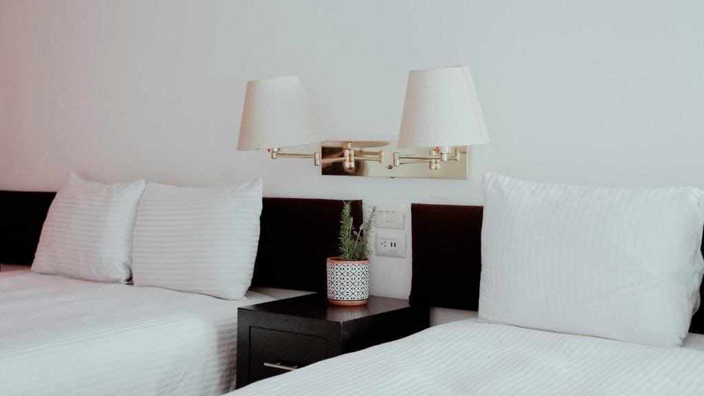 Standard Twin Room room - Image 3
