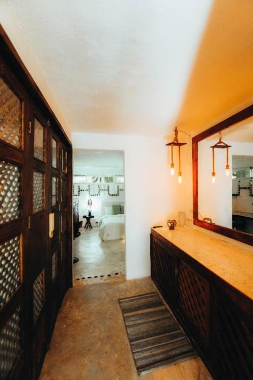 Deluxe Double Room with Bath room - Image 2