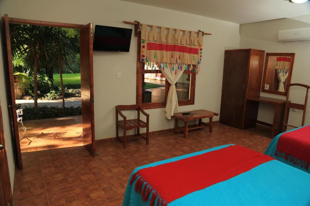 Queen Room with Two Queen Beds - Disability Access room - Image 2