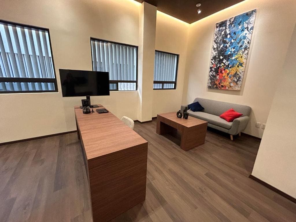 King Suite room - Image 3