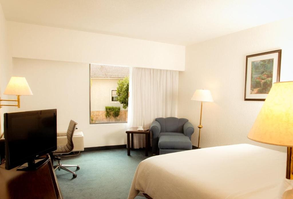 Double Room with Two Double Beds room - Image 2