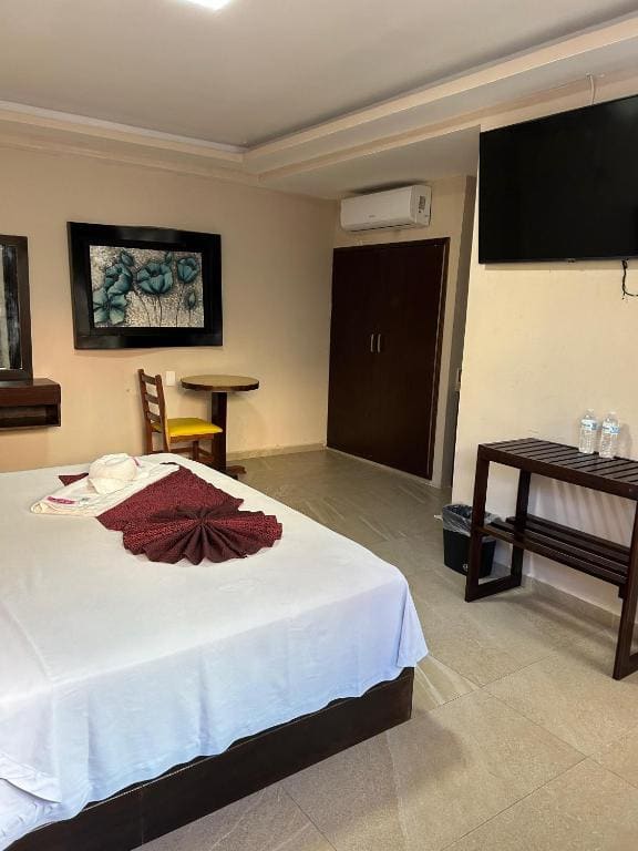 Queen Room room - Image 2