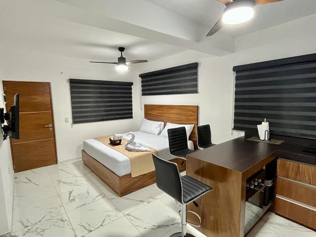 Deluxe King Studio room - Image 3