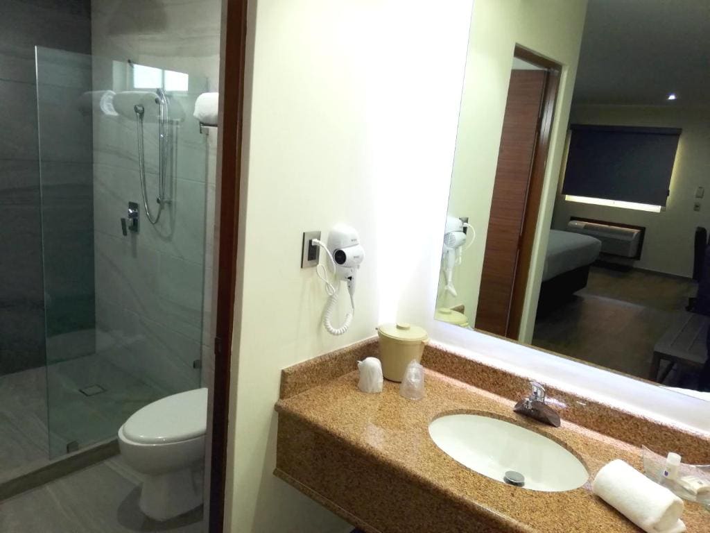 2 Double Beds, Executive Room room - Image 3