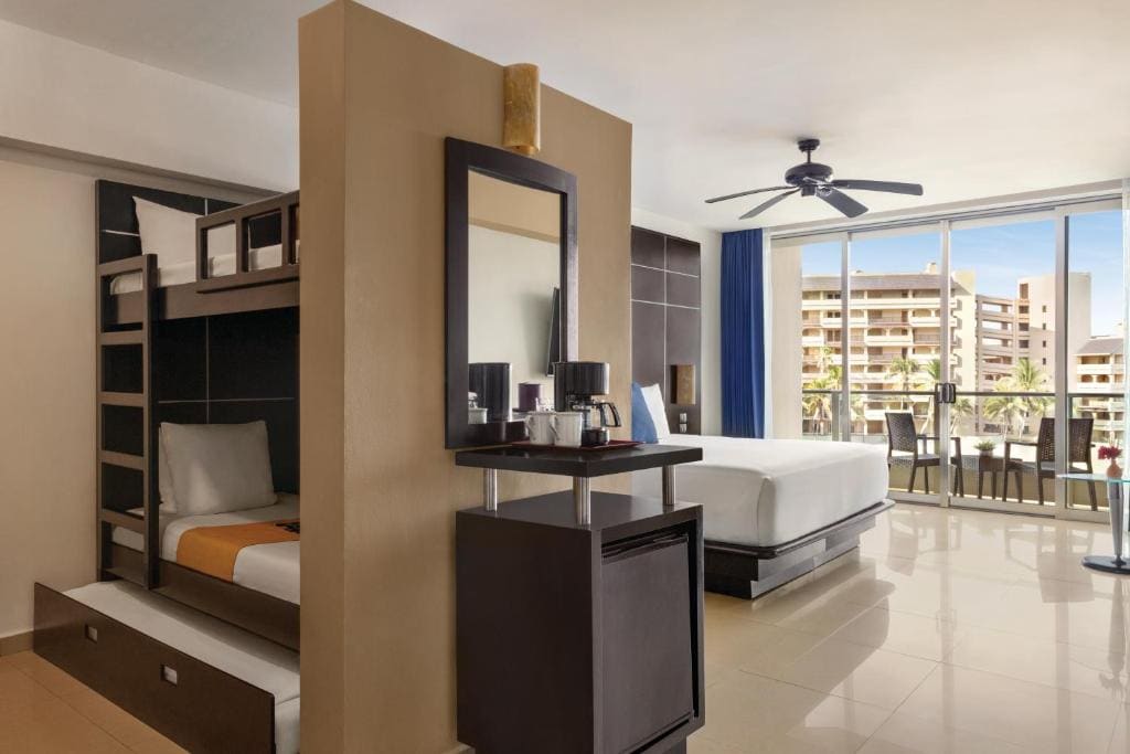 Ocean Front Suite One King Bed - Adults only room - Image 1