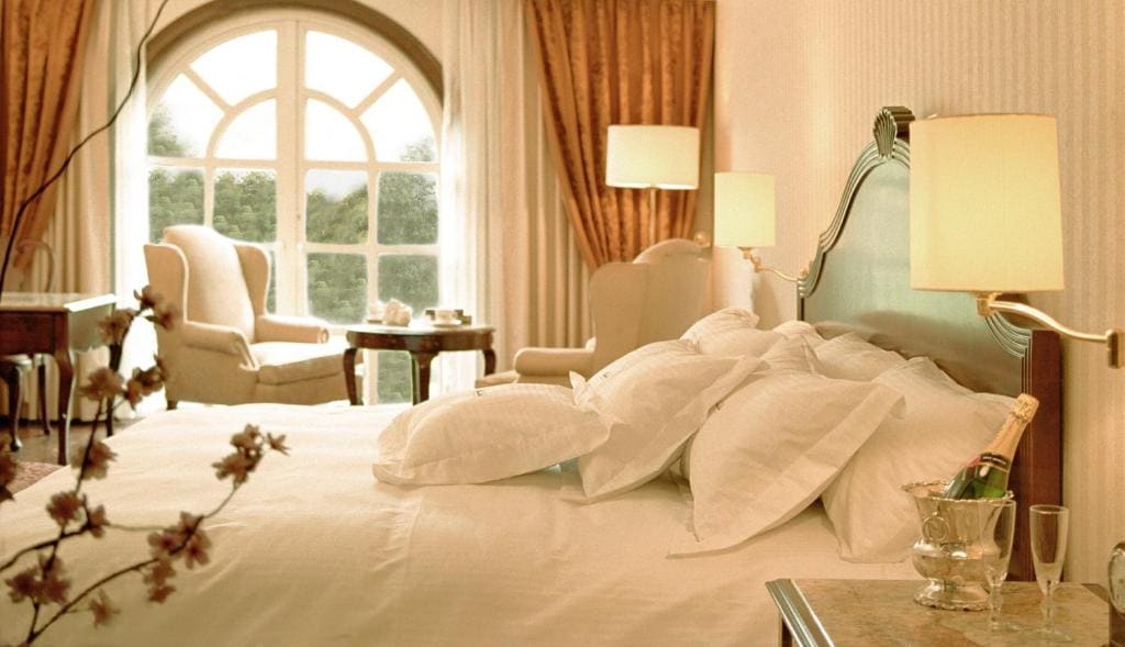 Deluxe Suite with Park Views room - Image 2