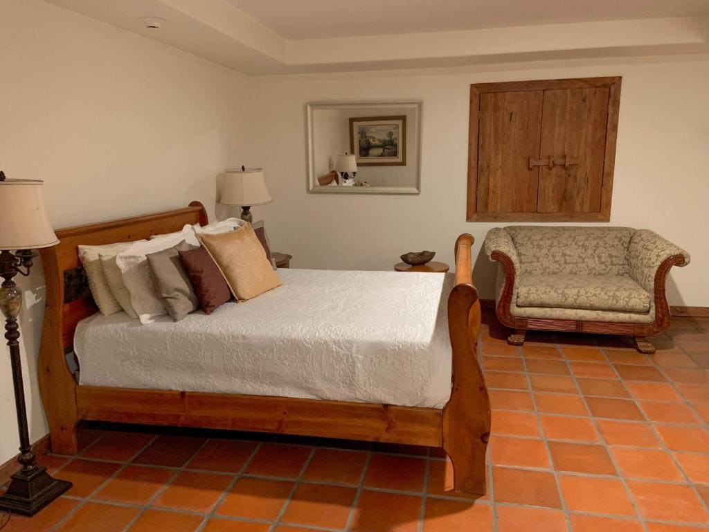 Suite with Spa Bath room - Image 1