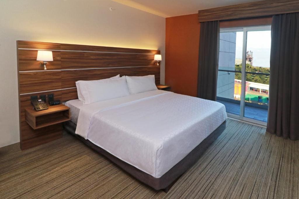 King Suite room - Image 2