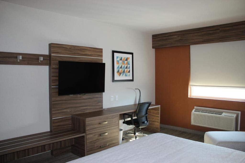 Standard King Room room - Image 3